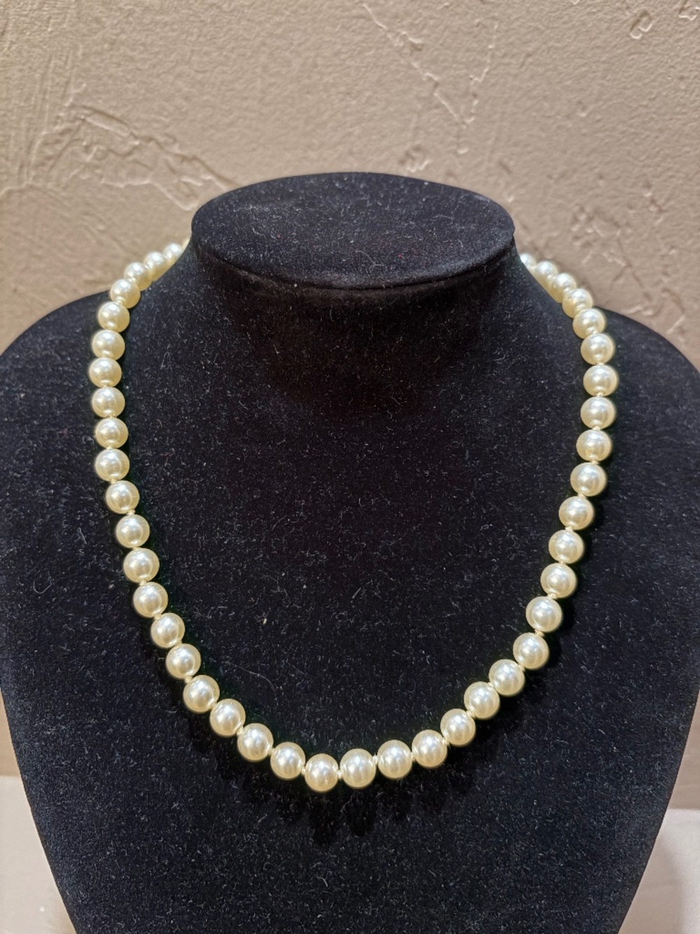 Faux Pearl Necklace With Gold tone Screw Clasp